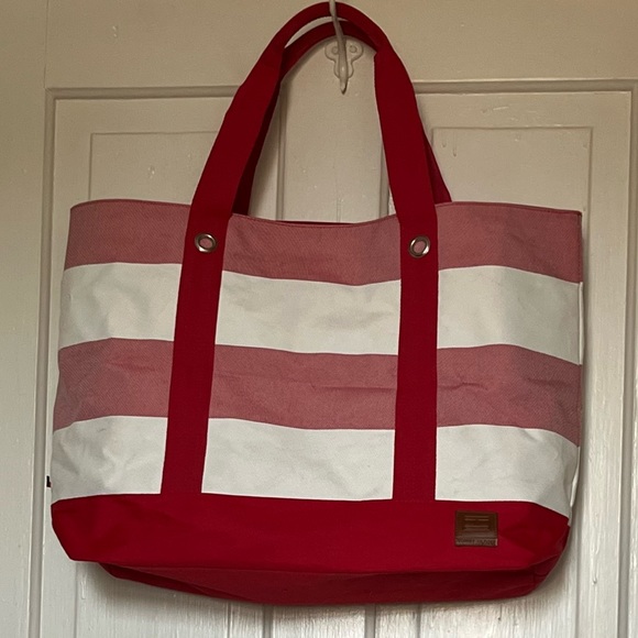 Tommy Hilfiger Handbags - Large Tommy Tote!!!